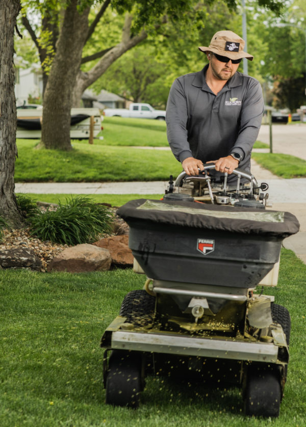 Lawn Care Companies Omaha Ne : Fertilizing Services Omaha NE | 402-509-3622 Lawn ... : The biggest, most visually impactful part of your home's landscaping is almost always going to be your lawn.